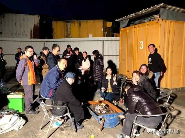 疫情背景下剧组拍戏停工的挑战与应对