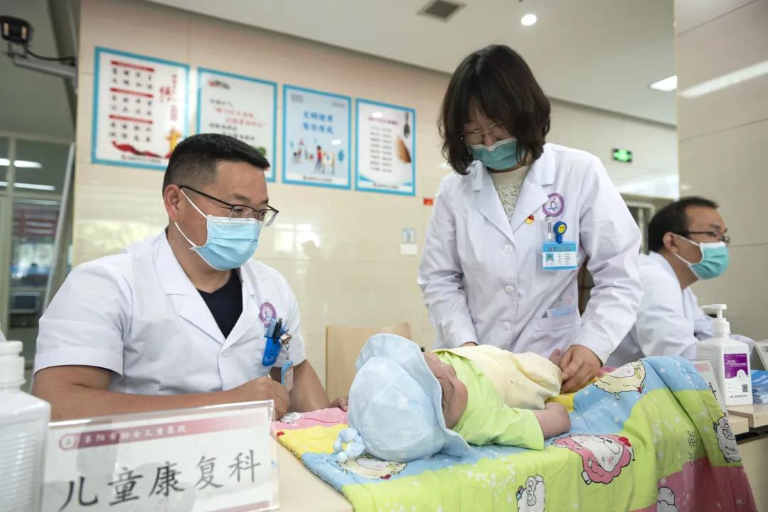 省儿保小儿骨科专家，守护儿童健康的坚定守护者