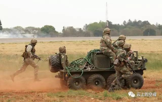 各国伞兵战车，探索现代战争中的精锐力量