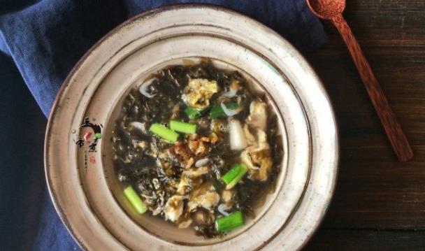 美味健康的紫菜蛋花虾皮汤
