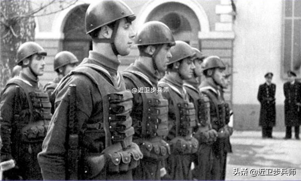 伞兵一般带多少装备