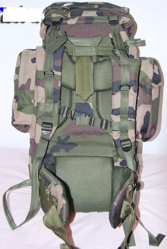 伞兵背囊，空降兵的特殊装备与战术应用