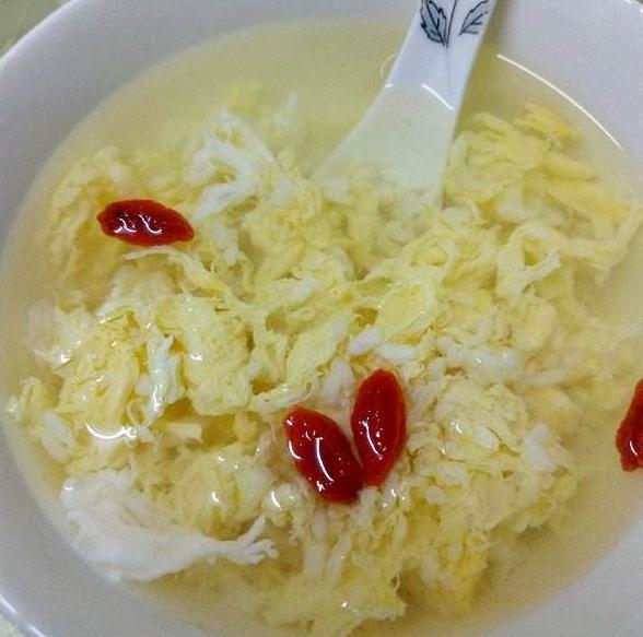 米酒蛋花汤，一道美味与健康并存的佳肴及其视觉盛宴