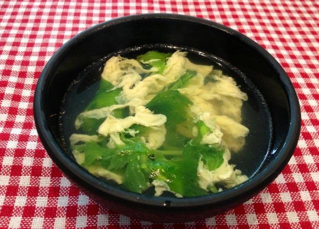小芹菜蛋花汤，一道美味健康的家常佳肴