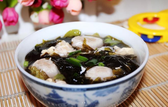 如何煮紫菜蛋花汤，一道家常美食的烹饪指南