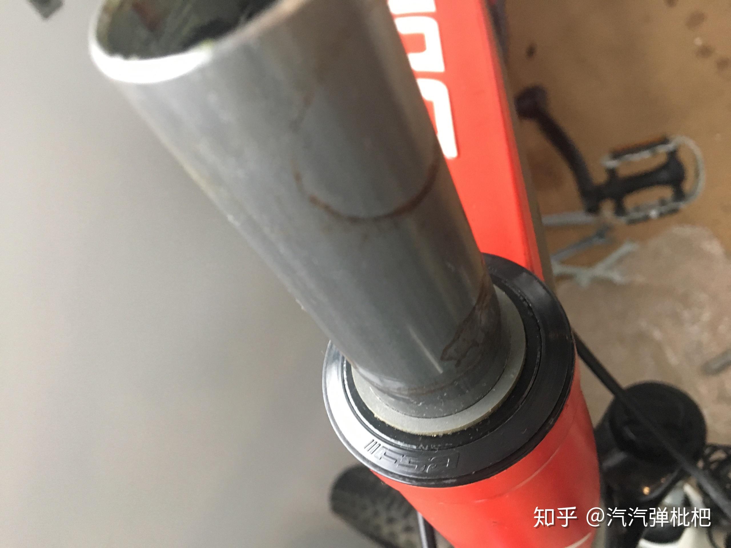 山地车前减震拆解视频教程详解